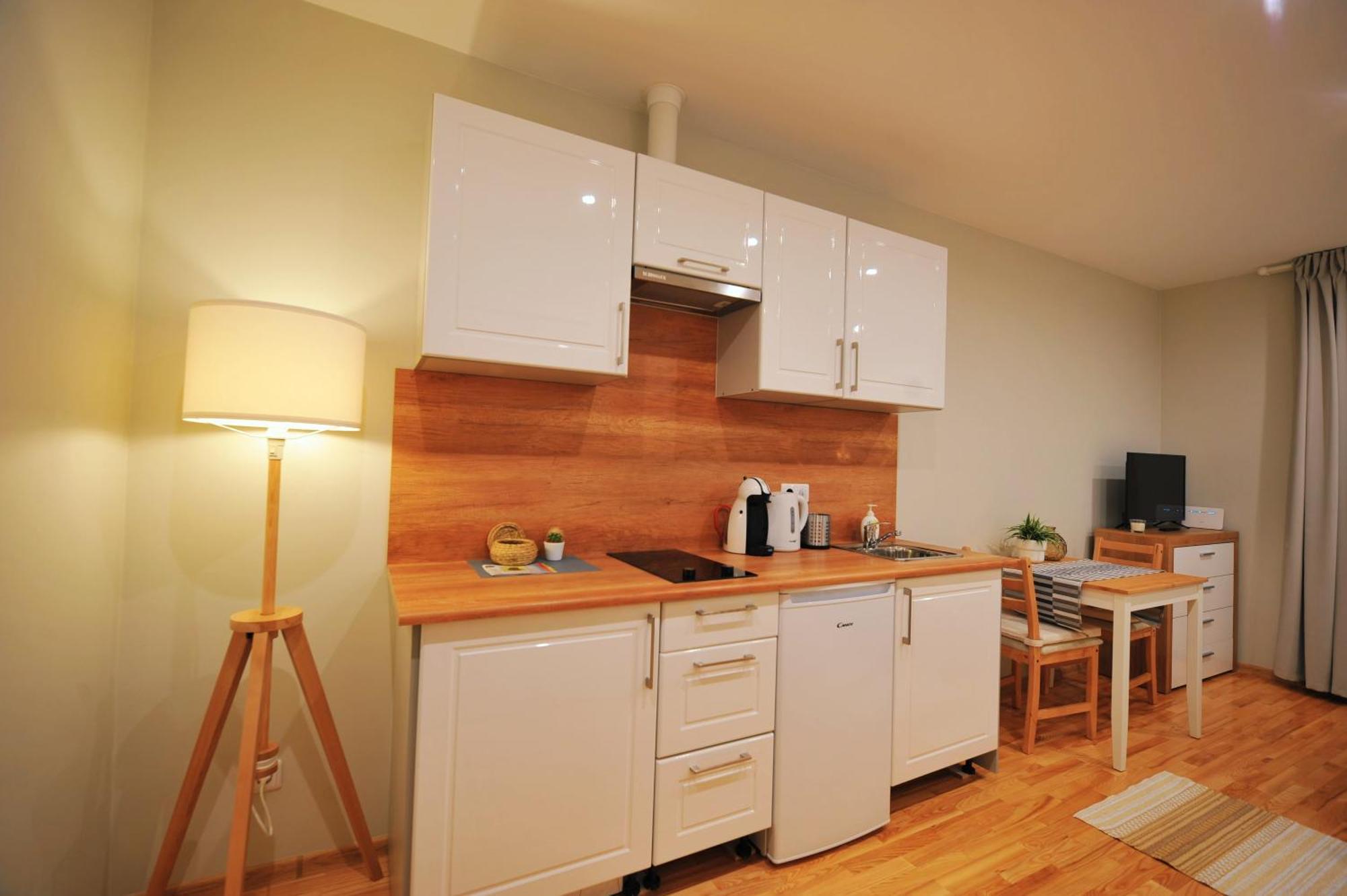 Central Comfort At Hanzas Residence, Stay Near Cafes, Bars, Museums & Esplanade Riga Bilik gambar