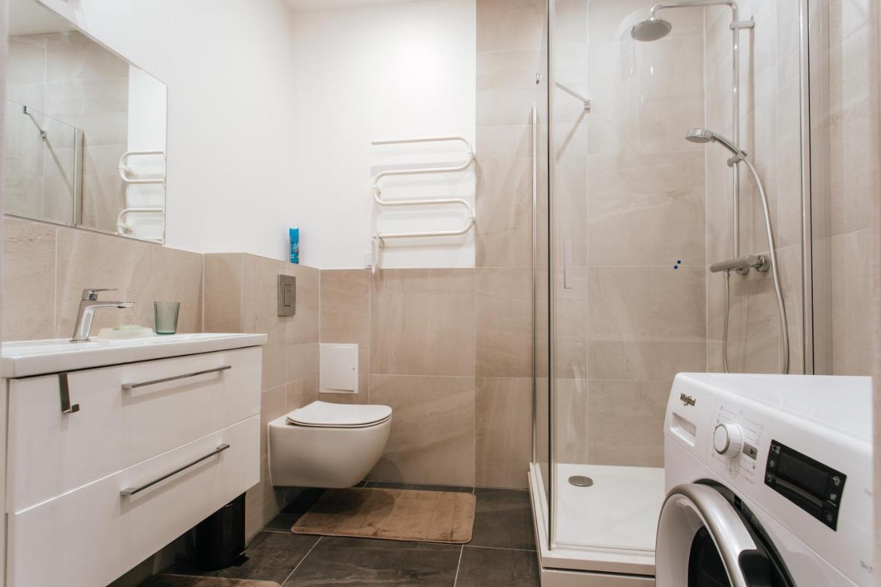 Central Comfort At Hanzas Residence, Stay Near Cafes, Bars, Museums & Esplanade Riga Luaran gambar